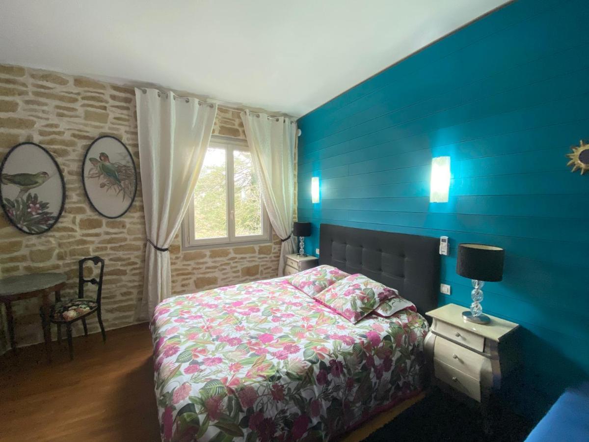 O Clair De Lune Au Coeur De Sarlat - Chambres Climatisees - Parking Prive - Piscine Chauffee - Spa Et Massages Exterior photo