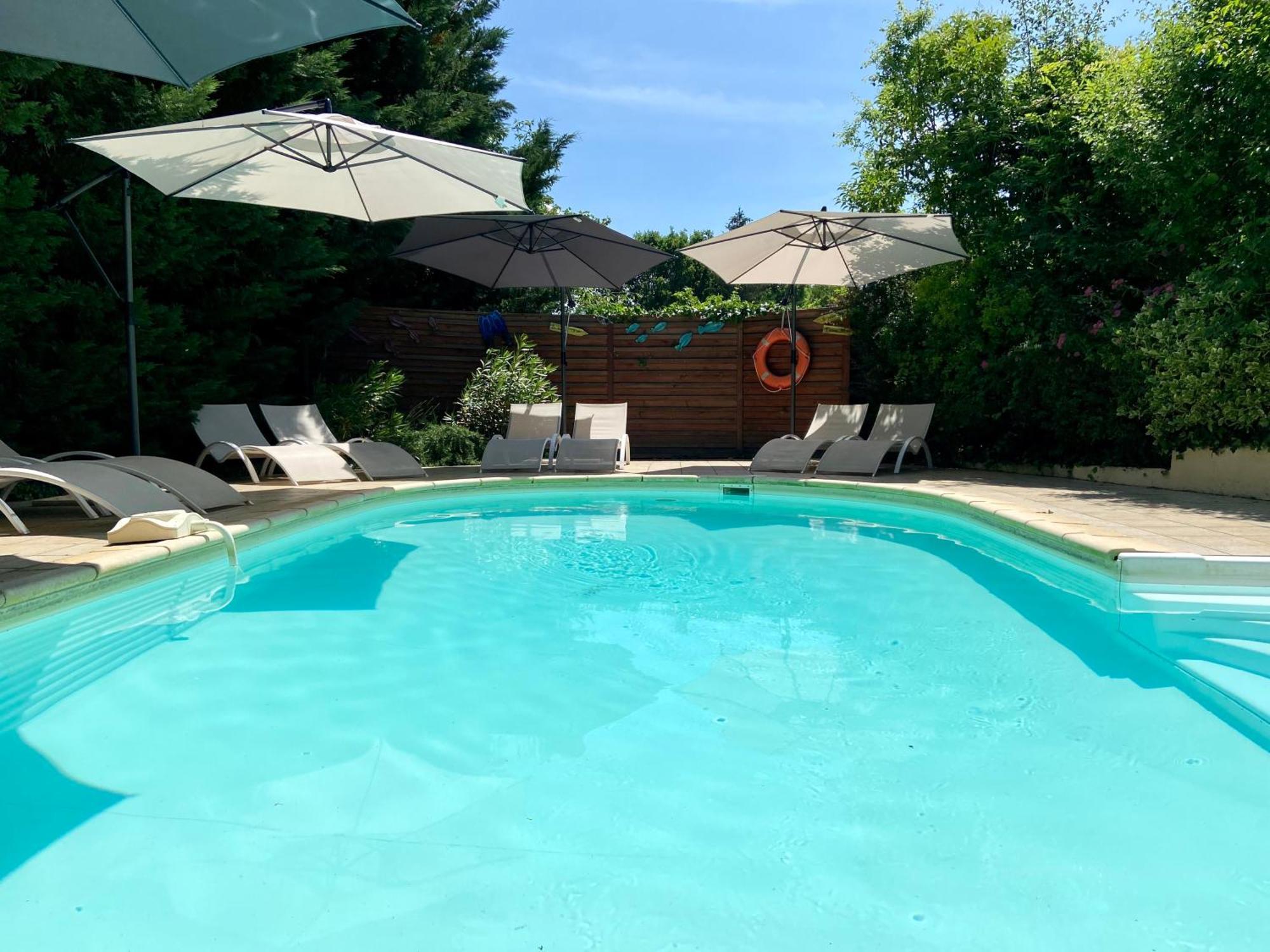 O Clair De Lune Au Coeur De Sarlat - Chambres Climatisees - Parking Prive - Piscine Chauffee - Spa Et Massages Exterior photo