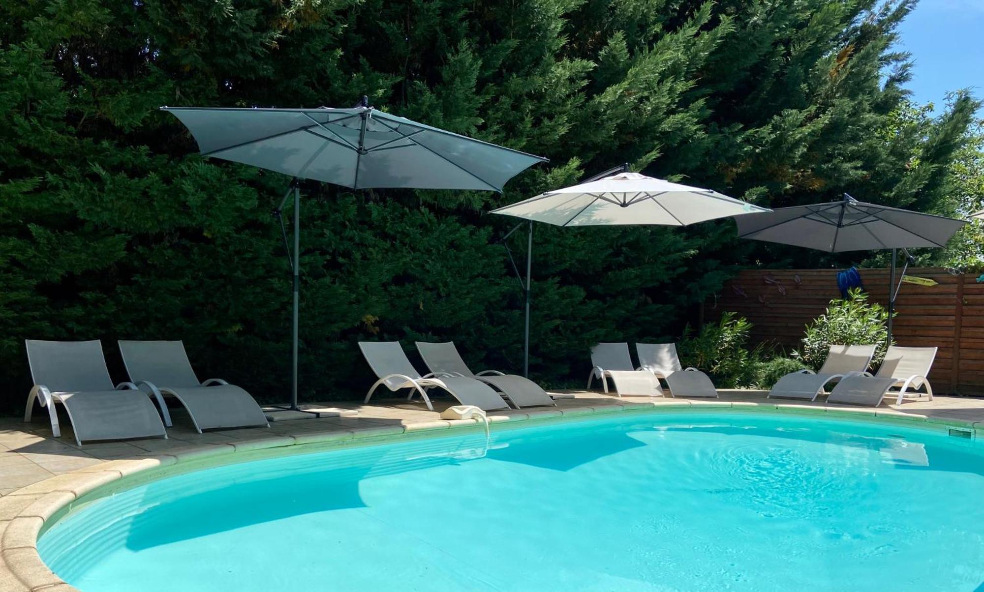 O Clair De Lune Au Coeur De Sarlat - Chambres Climatisees - Parking Prive - Piscine Chauffee - Spa Et Massages Exterior photo