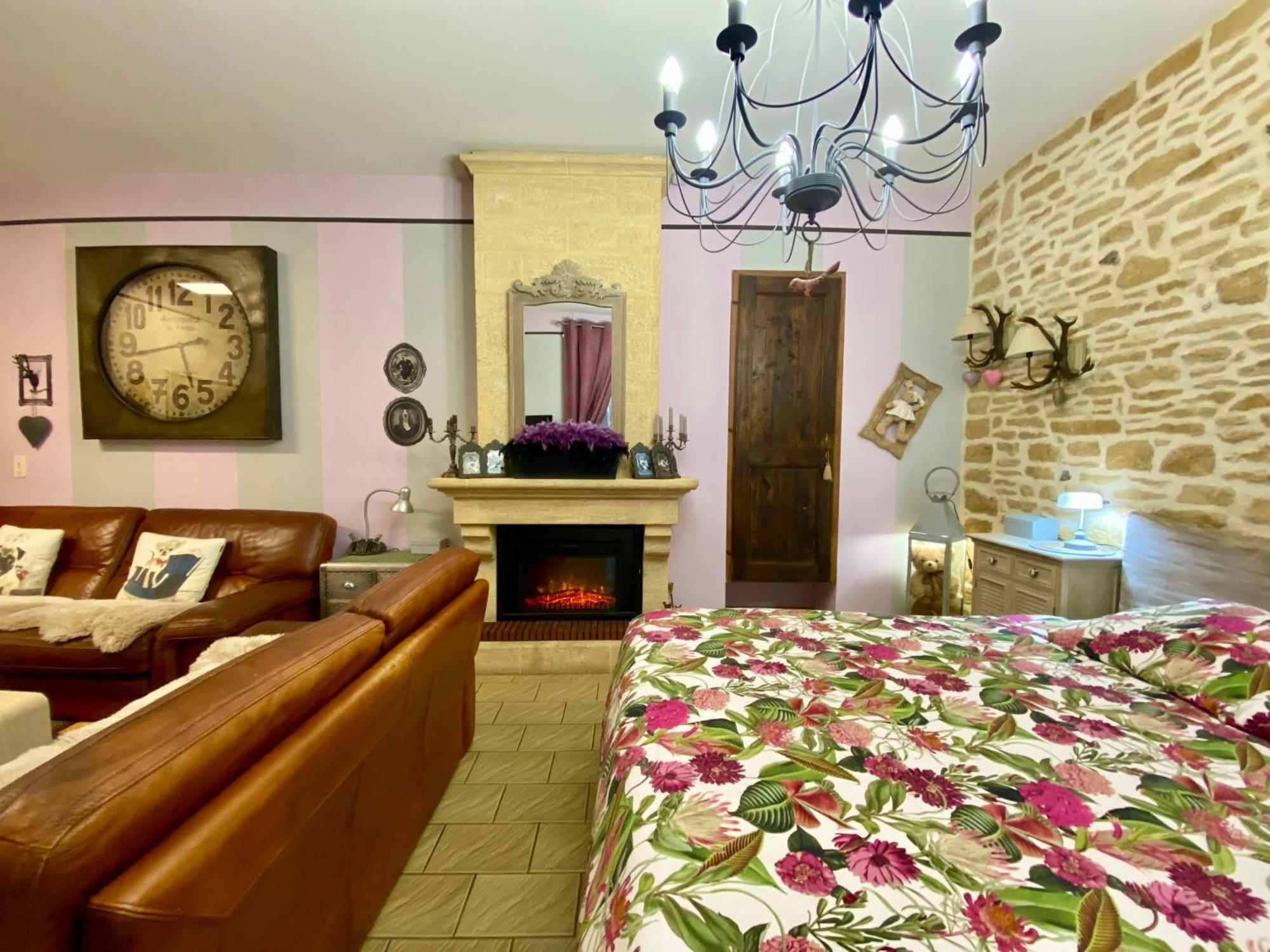 O Clair De Lune Au Coeur De Sarlat - Chambres Climatisees - Parking Prive - Piscine Chauffee - Spa Et Massages Exterior photo