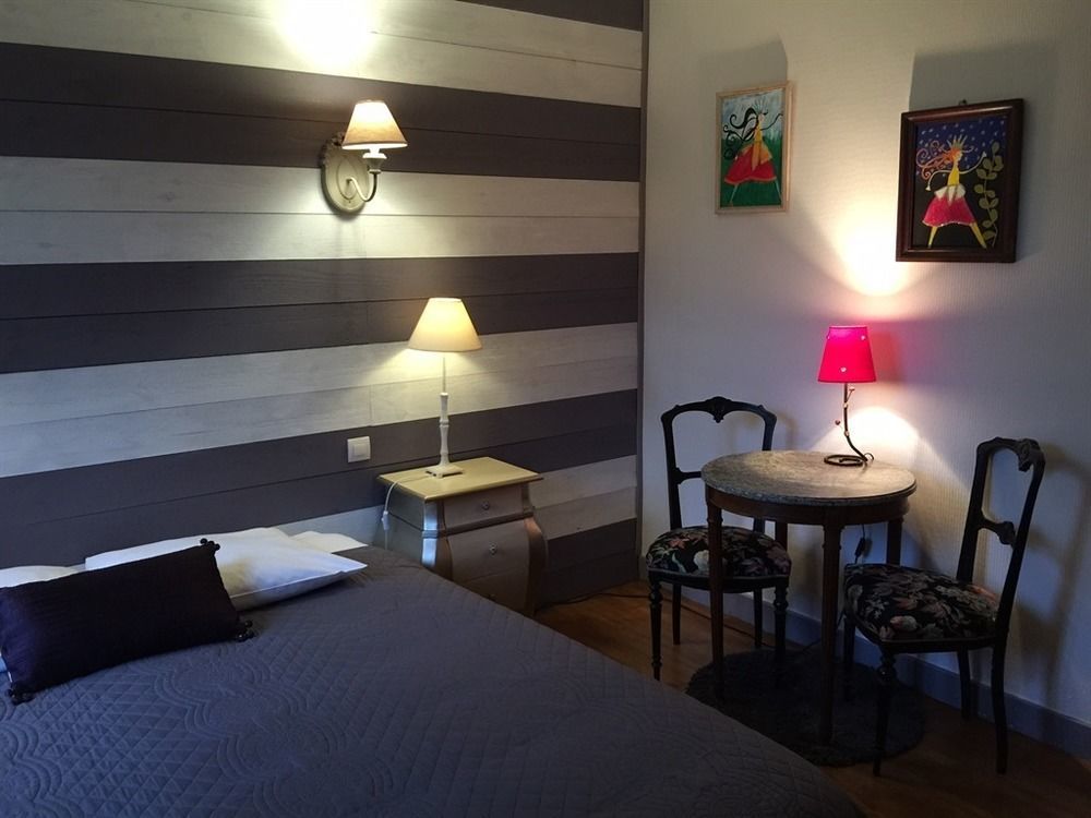 O Clair De Lune Au Coeur De Sarlat - Chambres Climatisees - Parking Prive - Piscine Chauffee - Spa Et Massages Exterior photo