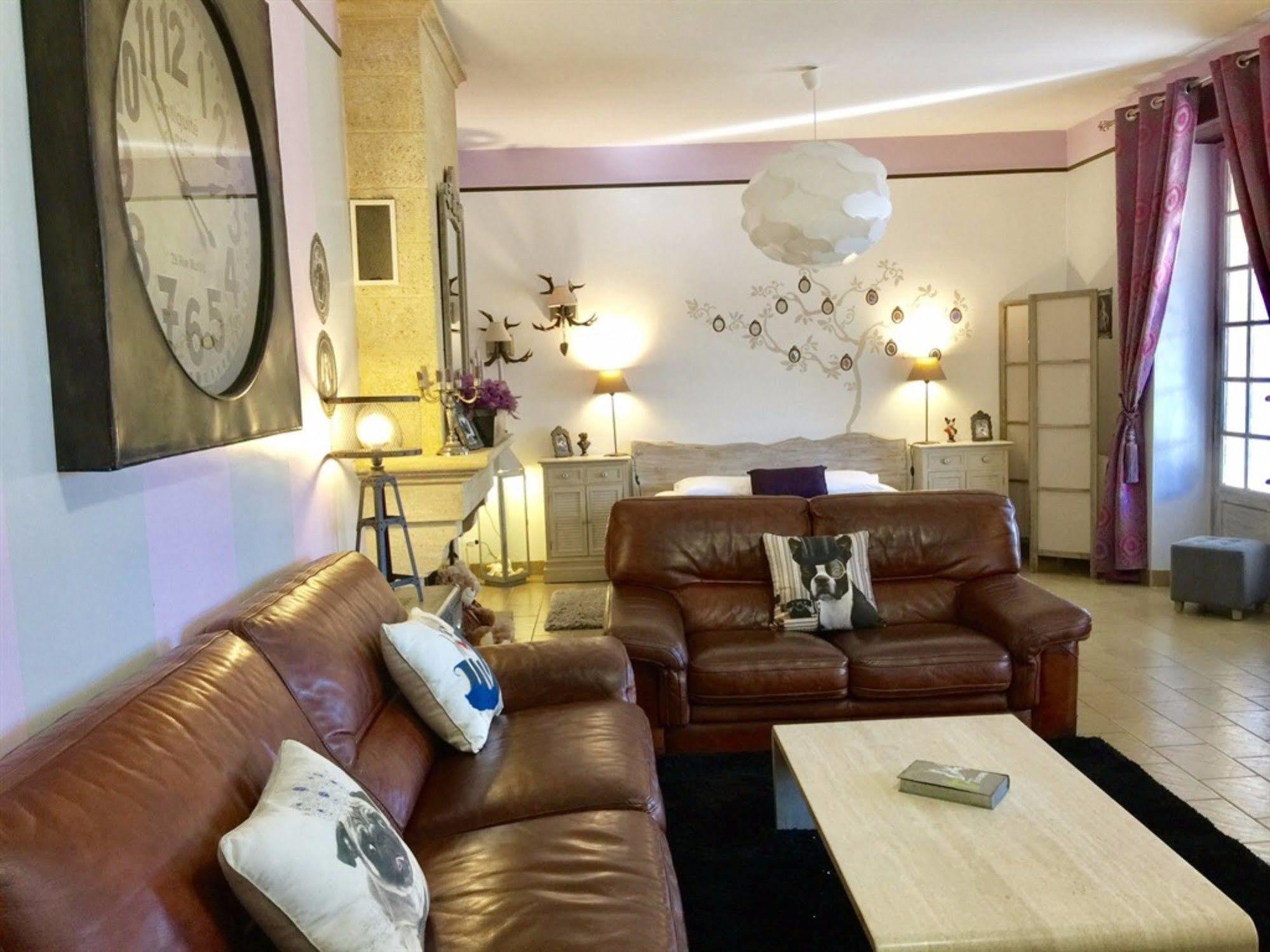 O Clair De Lune Au Coeur De Sarlat - Chambres Climatisees - Parking Prive - Piscine Chauffee - Spa Et Massages Exterior photo