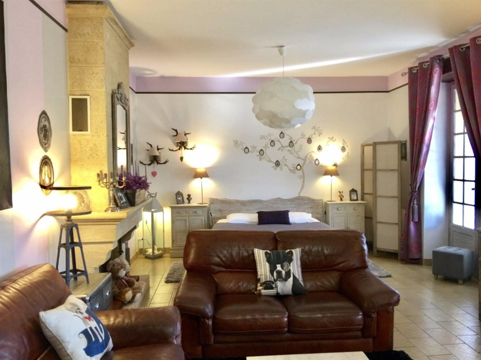 O Clair De Lune Au Coeur De Sarlat - Chambres Climatisees - Parking Prive - Piscine Chauffee - Spa Et Massages Exterior photo